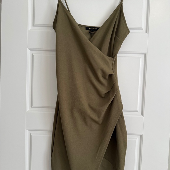 Asymmetrical dress - Picture 1 of 2
